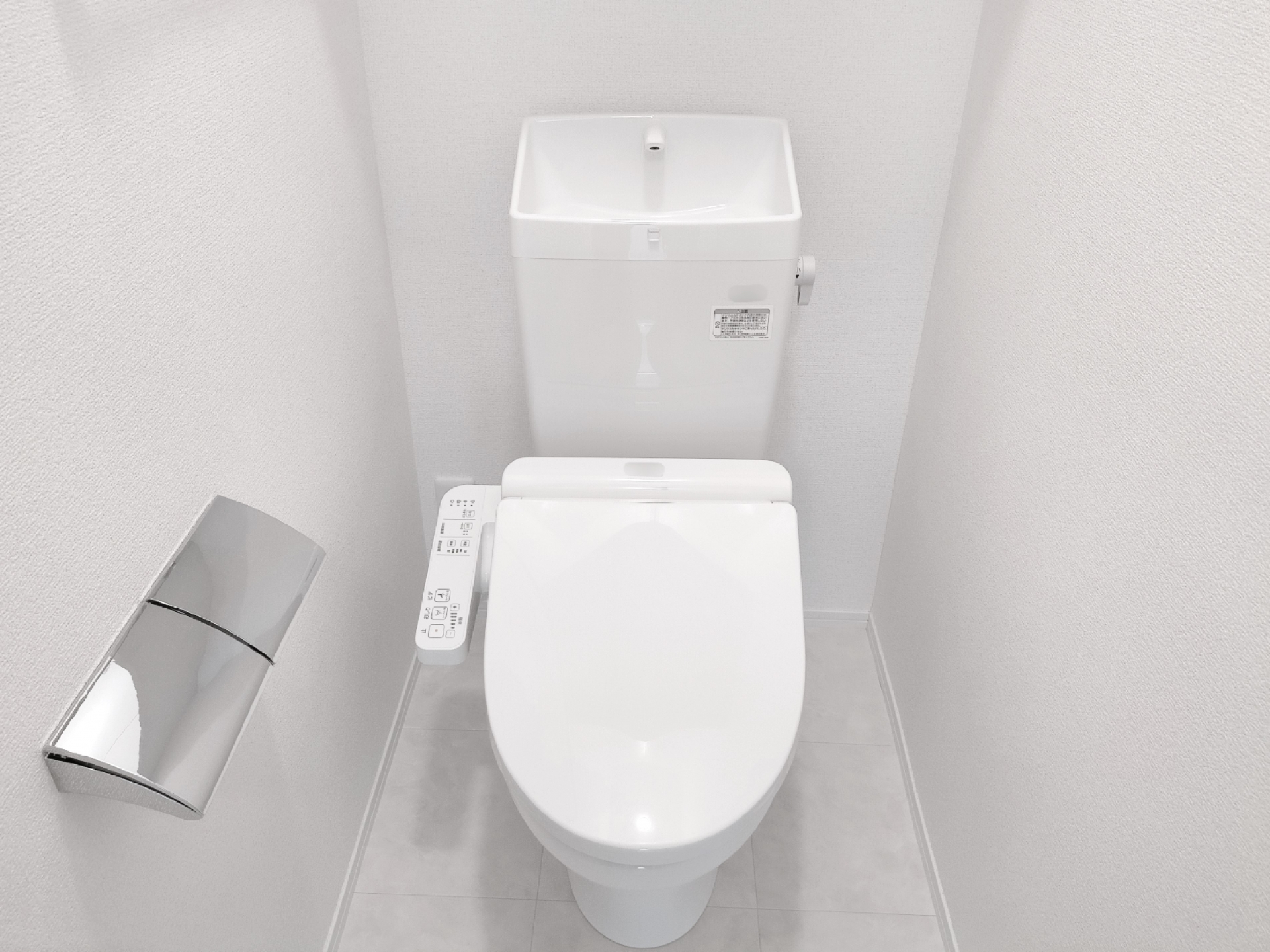 トイレ詰まりは自然に直る？待つ時間や対処法を解説
